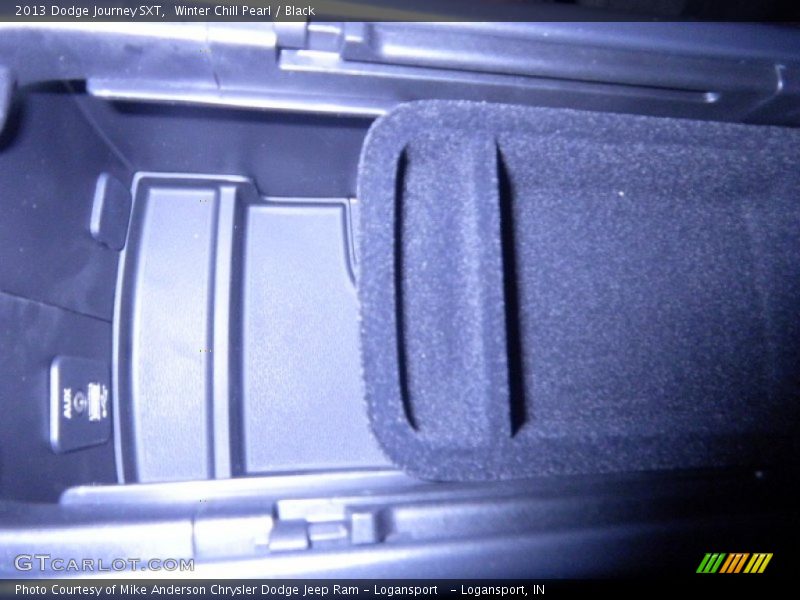 Winter Chill Pearl / Black 2013 Dodge Journey SXT