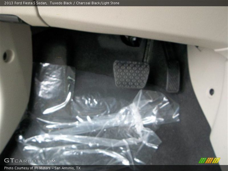 Tuxedo Black / Charcoal Black/Light Stone 2013 Ford Fiesta S Sedan