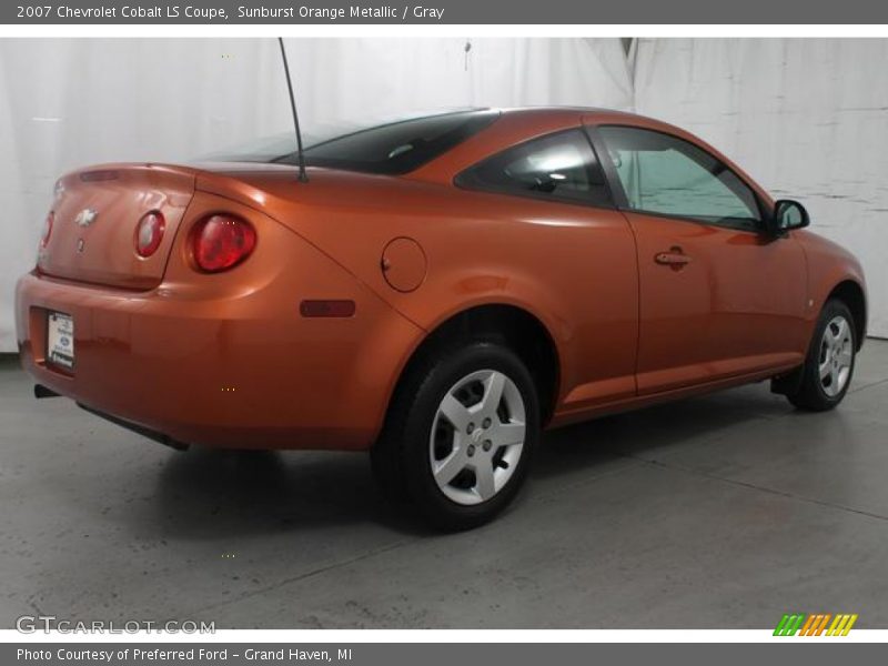 Sunburst Orange Metallic / Gray 2007 Chevrolet Cobalt LS Coupe