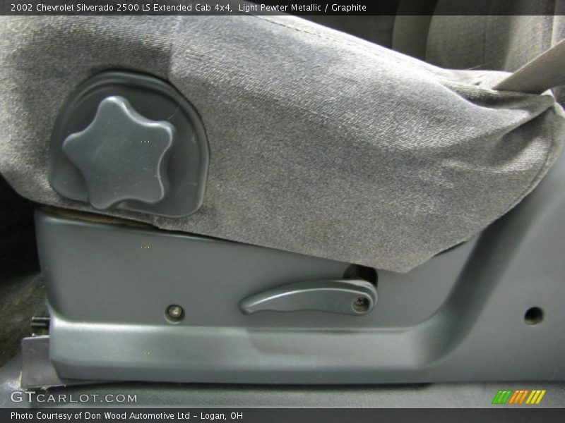 Light Pewter Metallic / Graphite 2002 Chevrolet Silverado 2500 LS Extended Cab 4x4
