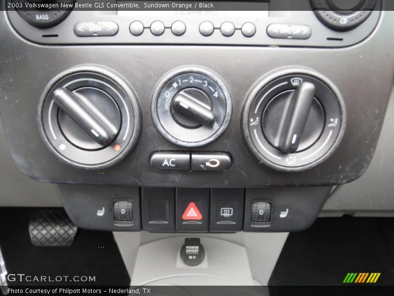 Controls of 2003 New Beetle GLS Convertible