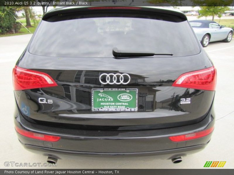 Brilliant Black / Black 2010 Audi Q5 3.2 quattro