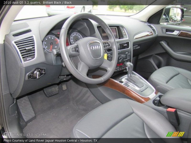 Brilliant Black / Black 2010 Audi Q5 3.2 quattro