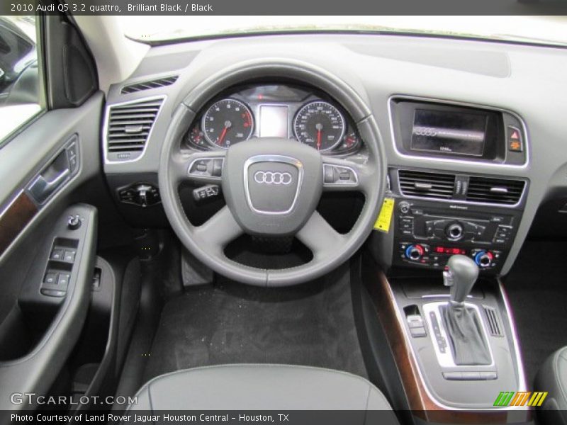 Brilliant Black / Black 2010 Audi Q5 3.2 quattro