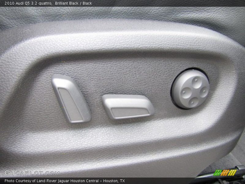 Brilliant Black / Black 2010 Audi Q5 3.2 quattro