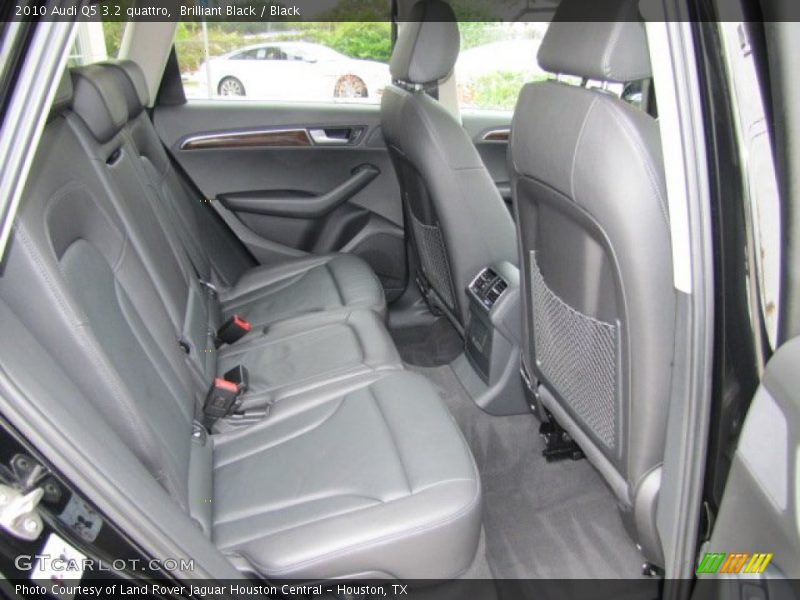 Brilliant Black / Black 2010 Audi Q5 3.2 quattro