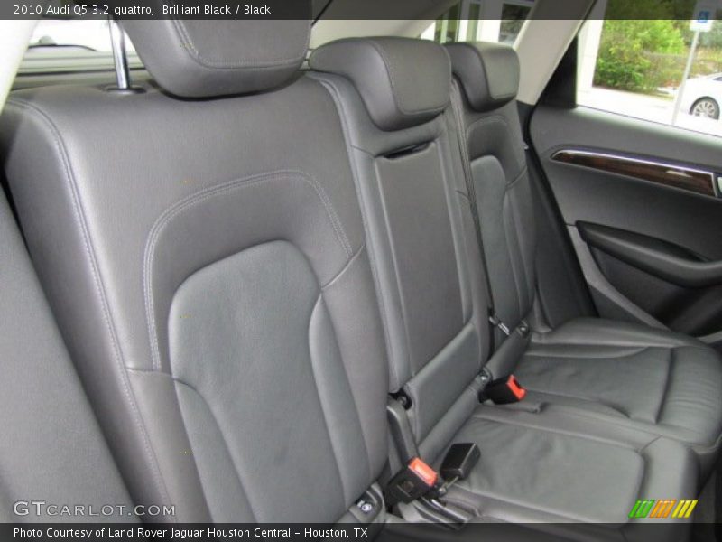 Brilliant Black / Black 2010 Audi Q5 3.2 quattro