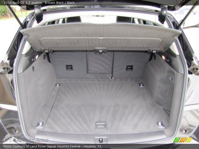 Brilliant Black / Black 2010 Audi Q5 3.2 quattro
