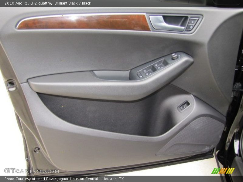 Brilliant Black / Black 2010 Audi Q5 3.2 quattro