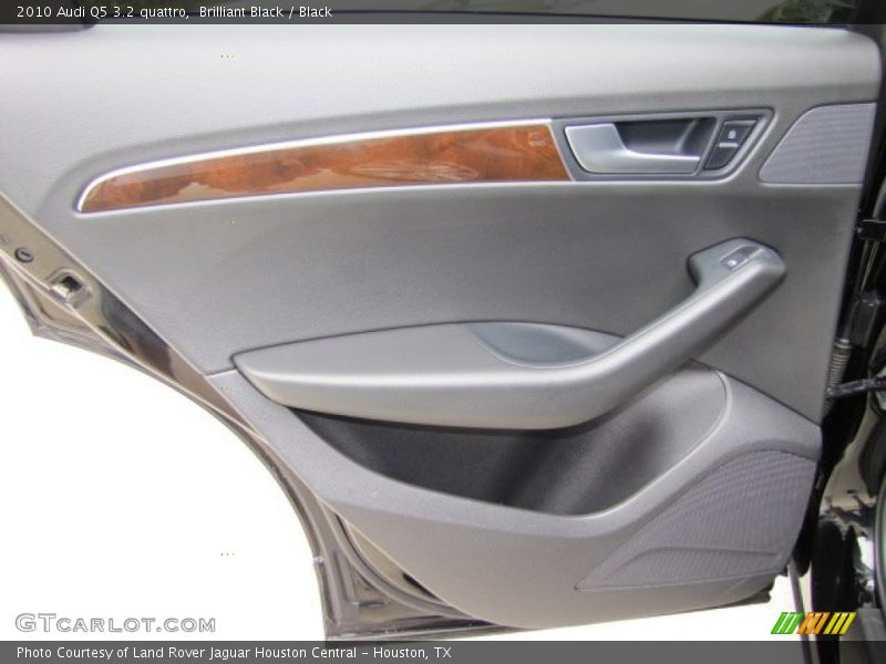 Brilliant Black / Black 2010 Audi Q5 3.2 quattro