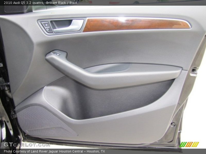 Brilliant Black / Black 2010 Audi Q5 3.2 quattro