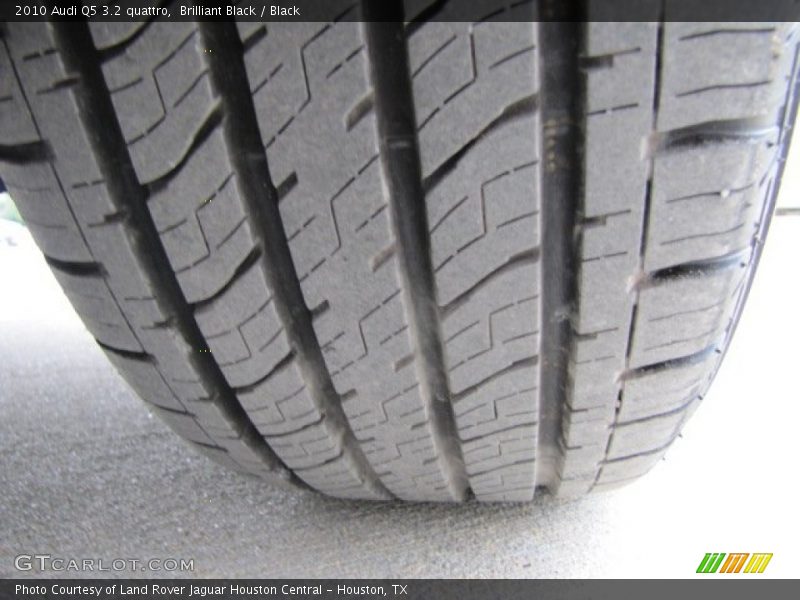 Brilliant Black / Black 2010 Audi Q5 3.2 quattro