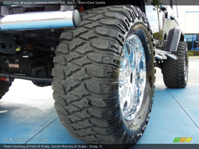 Custom Wheels of 2011 Wrangler Unlimited Sahara 4x4