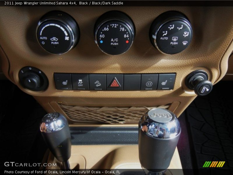 Controls of 2011 Wrangler Unlimited Sahara 4x4