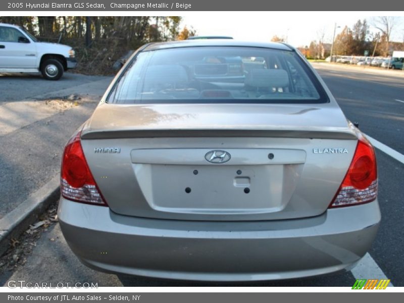 Champagne Metallic / Beige 2005 Hyundai Elantra GLS Sedan