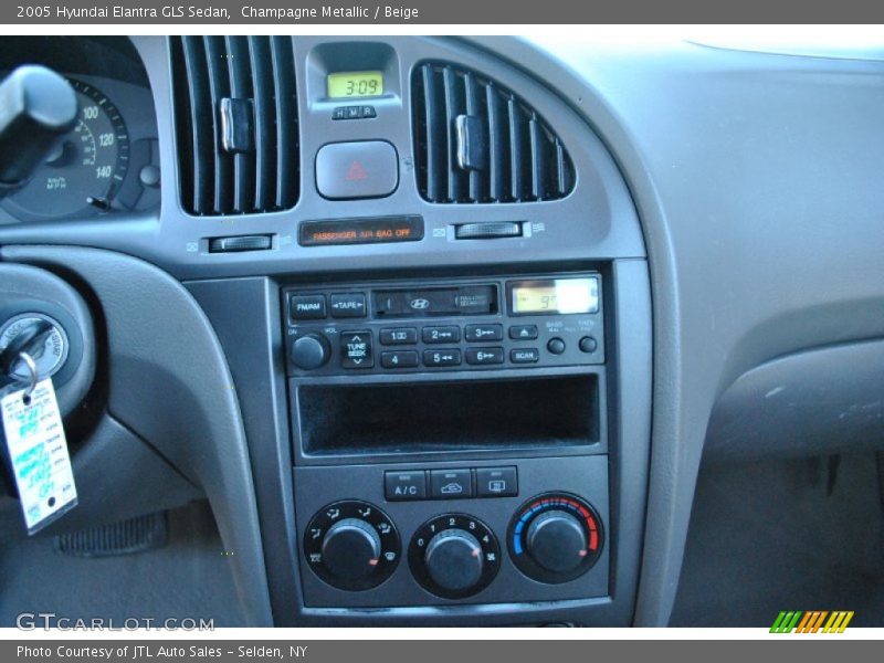 Champagne Metallic / Beige 2005 Hyundai Elantra GLS Sedan