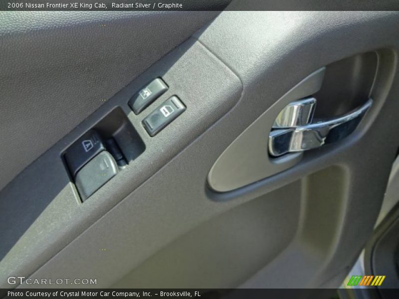 Radiant Silver / Graphite 2006 Nissan Frontier XE King Cab