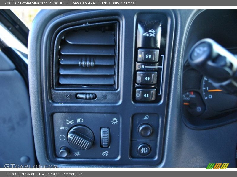 Black / Dark Charcoal 2005 Chevrolet Silverado 2500HD LT Crew Cab 4x4