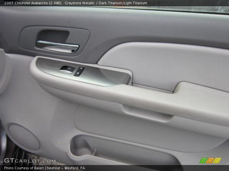 Graystone Metallic / Dark Titanium/Light Titanium 2007 Chevrolet Avalanche LS 4WD