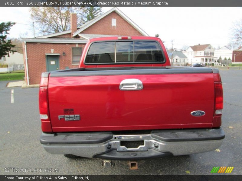Toreador Red Metallic / Medium Graphite 2001 Ford F250 Super Duty XLT Super Crew 4x4