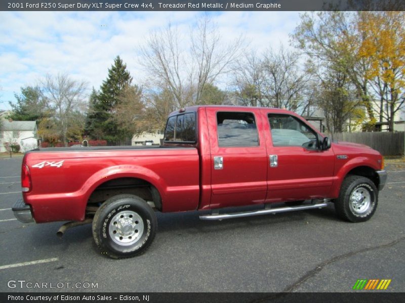 Toreador Red Metallic / Medium Graphite 2001 Ford F250 Super Duty XLT Super Crew 4x4