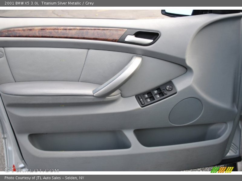 Titanium Silver Metallic / Grey 2001 BMW X5 3.0i