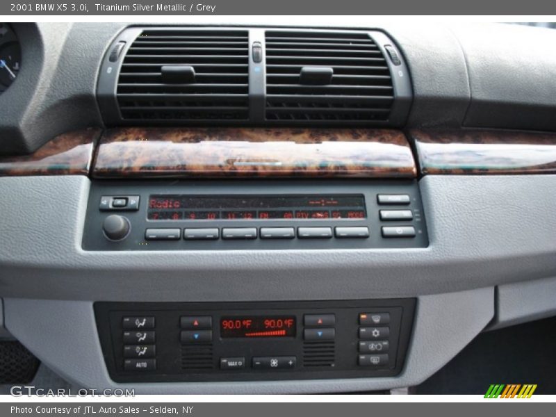 Titanium Silver Metallic / Grey 2001 BMW X5 3.0i