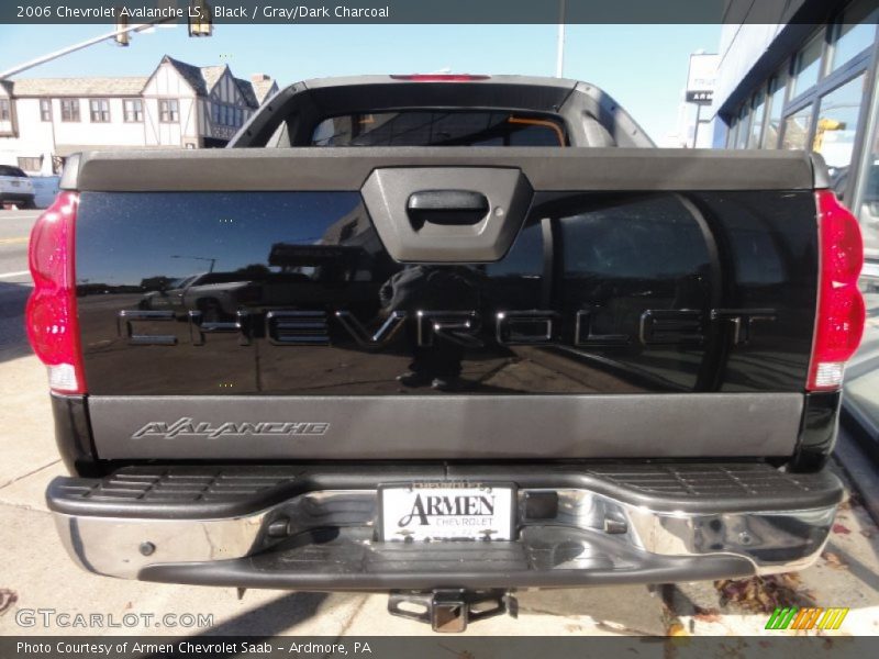 Black / Gray/Dark Charcoal 2006 Chevrolet Avalanche LS