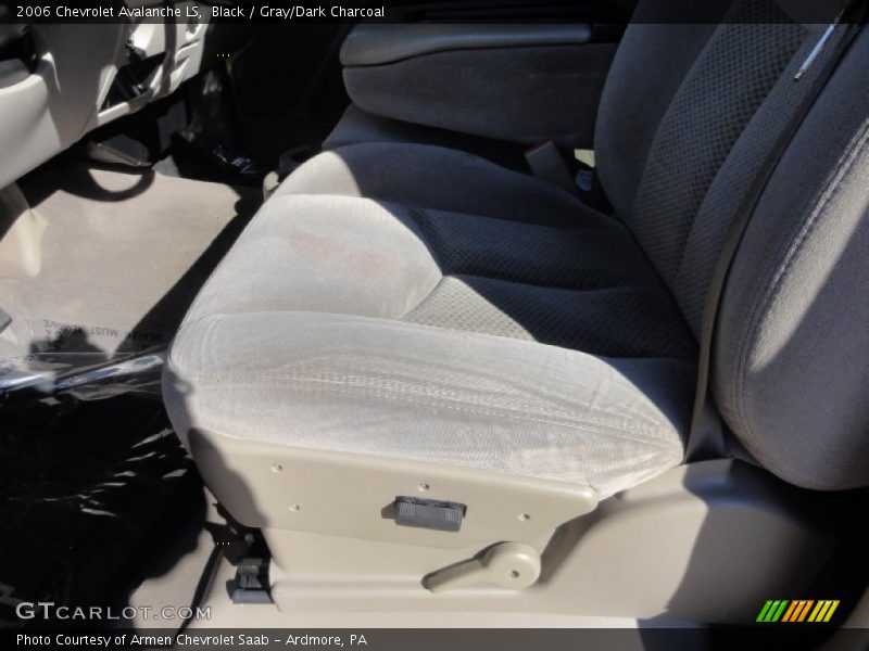 Black / Gray/Dark Charcoal 2006 Chevrolet Avalanche LS