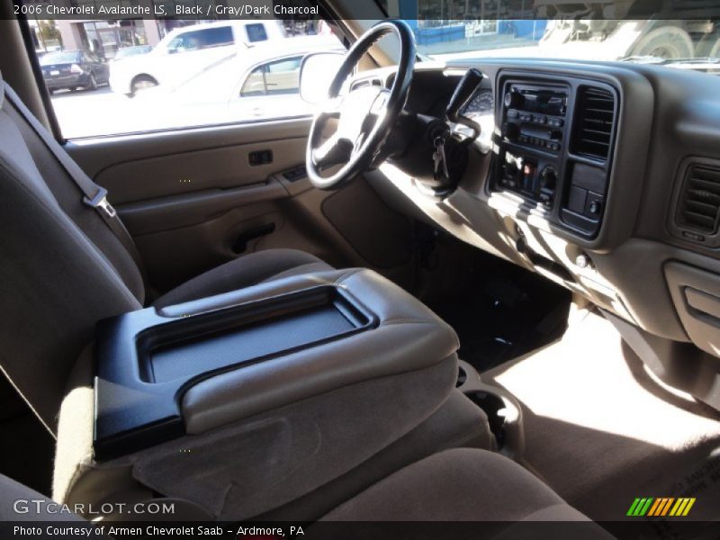 Black / Gray/Dark Charcoal 2006 Chevrolet Avalanche LS