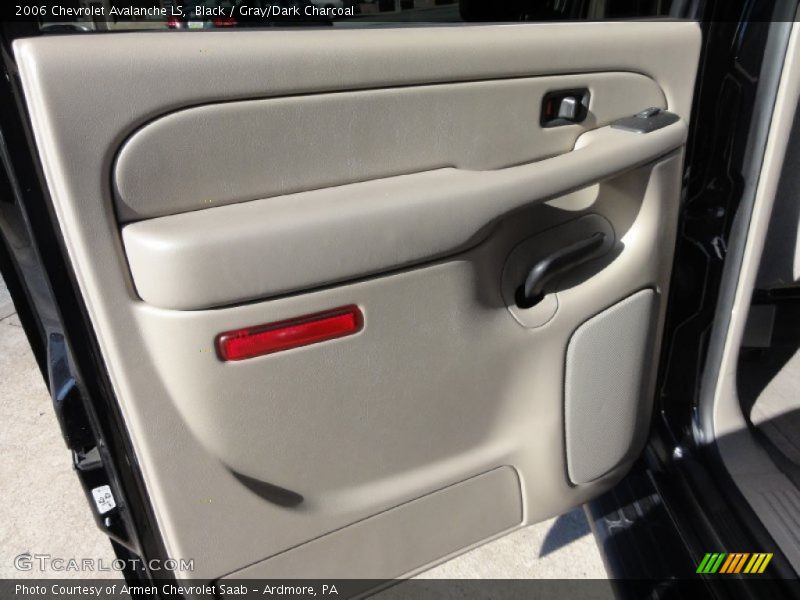 Black / Gray/Dark Charcoal 2006 Chevrolet Avalanche LS