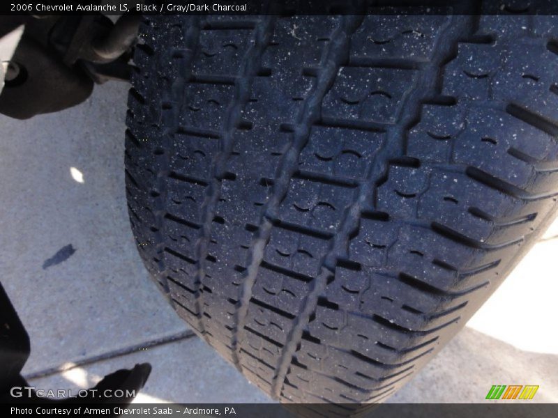 Black / Gray/Dark Charcoal 2006 Chevrolet Avalanche LS