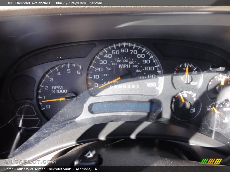 Black / Gray/Dark Charcoal 2006 Chevrolet Avalanche LS