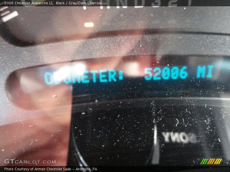 Black / Gray/Dark Charcoal 2006 Chevrolet Avalanche LS