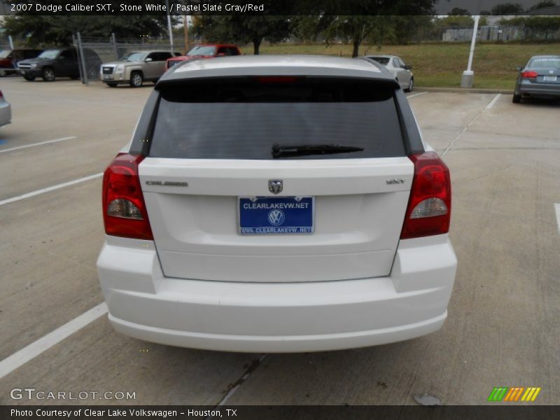 Stone White / Pastel Slate Gray/Red 2007 Dodge Caliber SXT