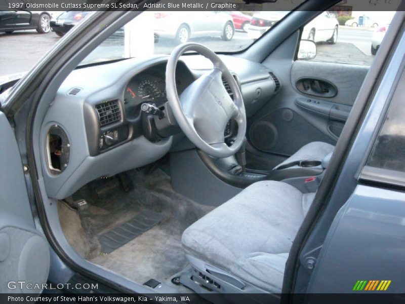  1997 Cutlass Supreme SL Sedan Graphite Interior
