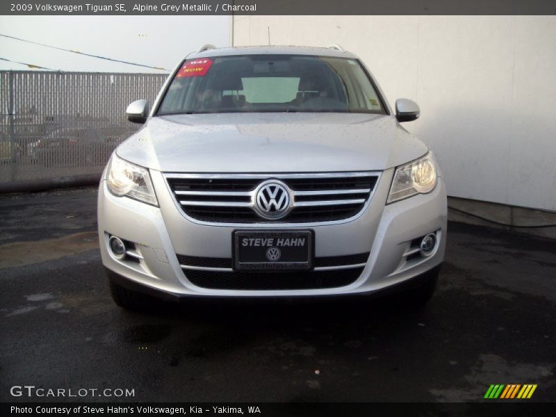 Alpine Grey Metallic / Charcoal 2009 Volkswagen Tiguan SE