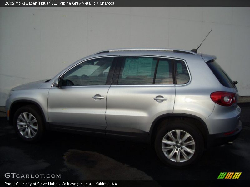 Alpine Grey Metallic / Charcoal 2009 Volkswagen Tiguan SE