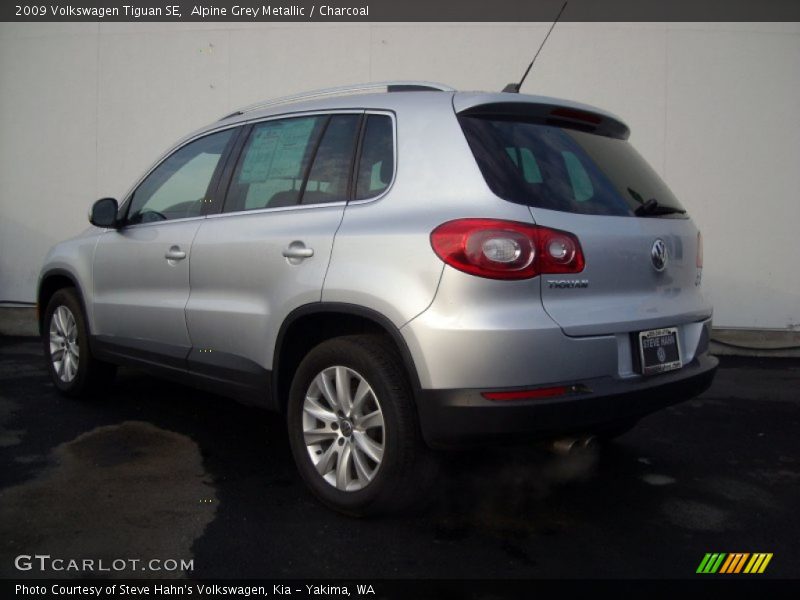 Alpine Grey Metallic / Charcoal 2009 Volkswagen Tiguan SE