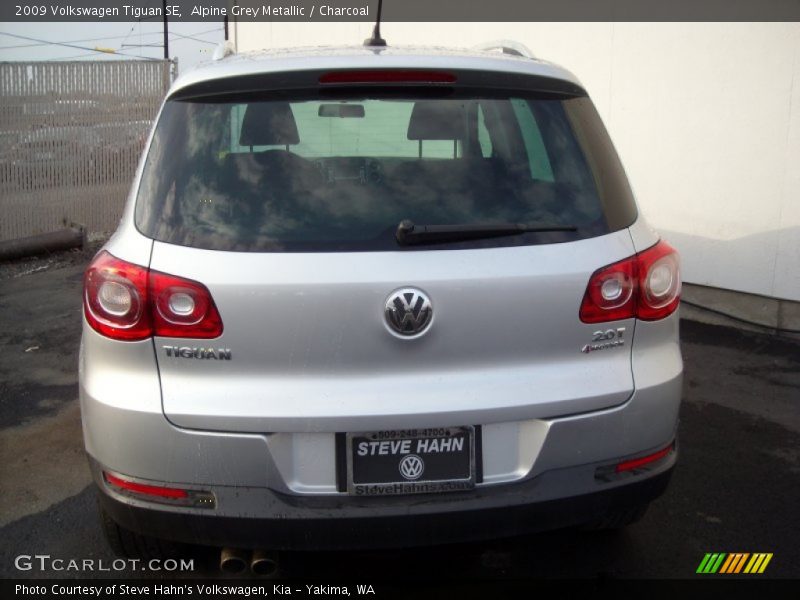 Alpine Grey Metallic / Charcoal 2009 Volkswagen Tiguan SE