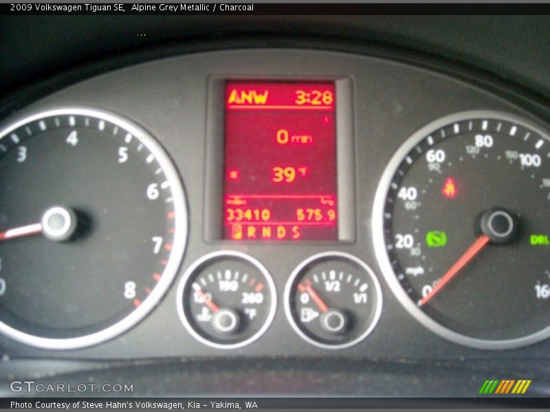 Alpine Grey Metallic / Charcoal 2009 Volkswagen Tiguan SE