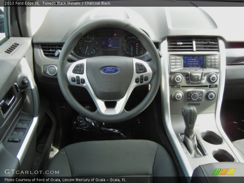 Tuxedo Black Metallic / Charcoal Black 2013 Ford Edge SE