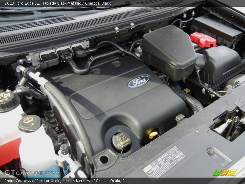 Tuxedo Black Metallic / Charcoal Black 2013 Ford Edge SE