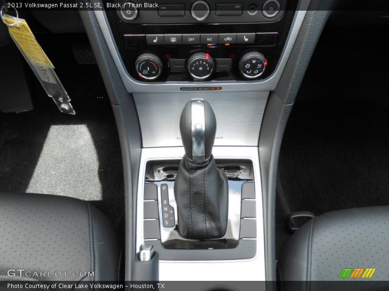 Black / Titan Black 2013 Volkswagen Passat 2.5L SE