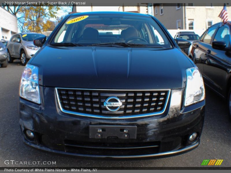 Super Black / Charcoal 2009 Nissan Sentra 2.0