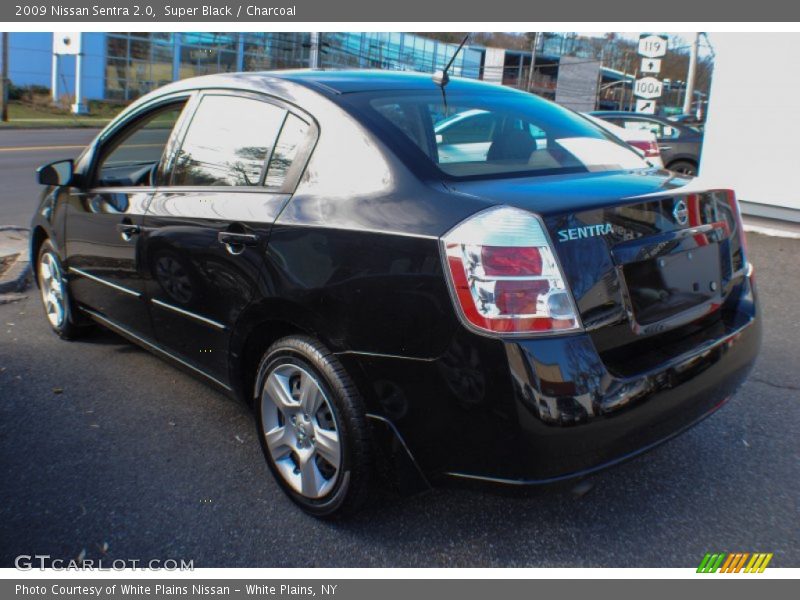 Super Black / Charcoal 2009 Nissan Sentra 2.0