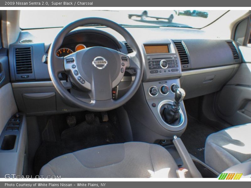 Super Black / Charcoal 2009 Nissan Sentra 2.0
