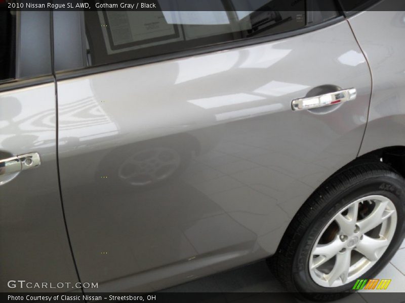 Gotham Gray / Black 2010 Nissan Rogue SL AWD