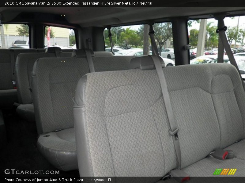 2010 Savana Van LS 3500 Extended Passenger Neutral Interior