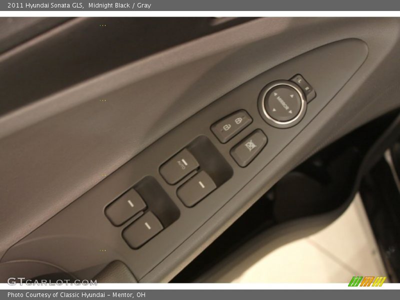 Midnight Black / Gray 2011 Hyundai Sonata GLS